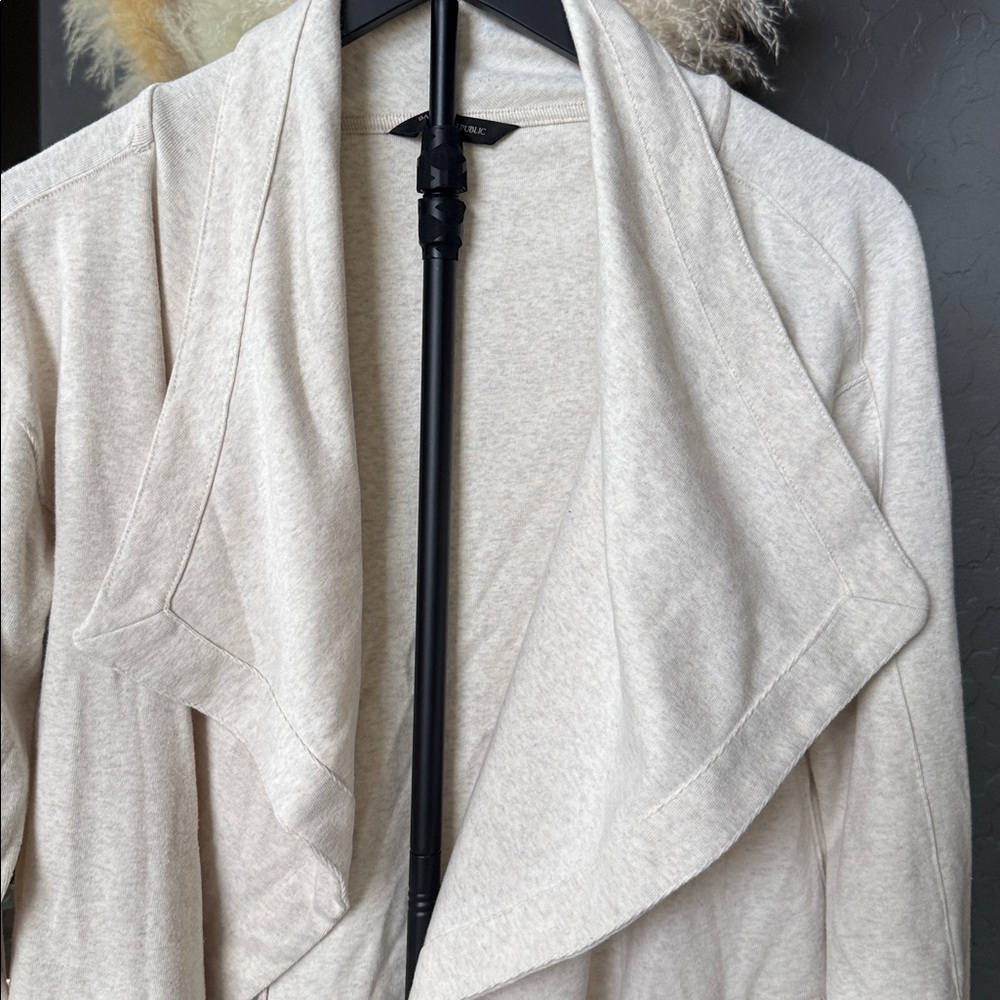 Banana Republic Cream Women's Cardigan - Picture 3 of 6